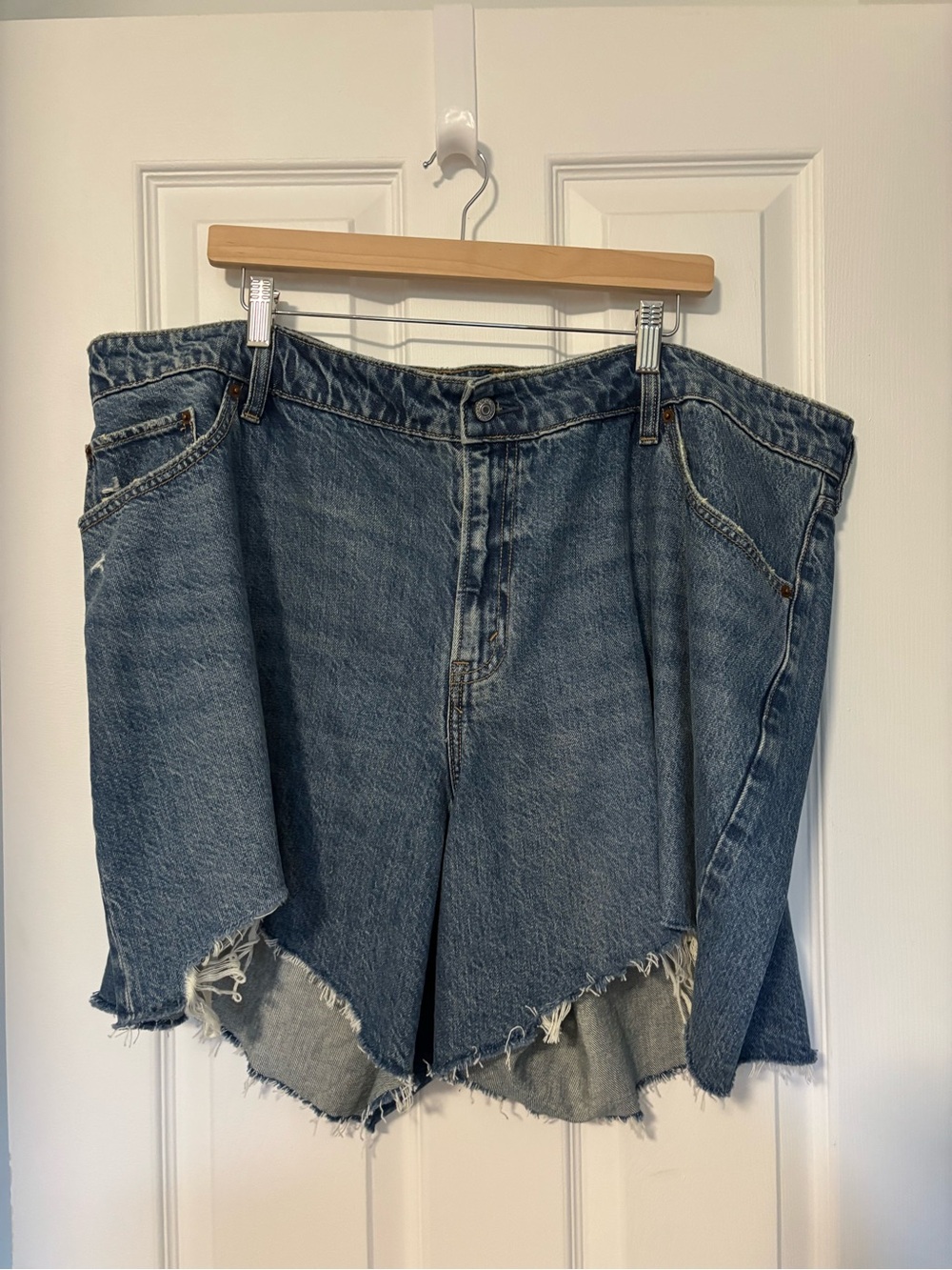 Size 36 Abercrombie & Fitch